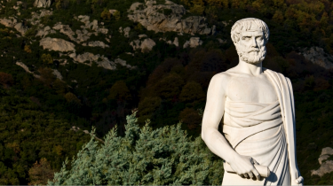 Aristoteles-Statue in Stageira von Griechenland (Geburtsort des Philosophen)